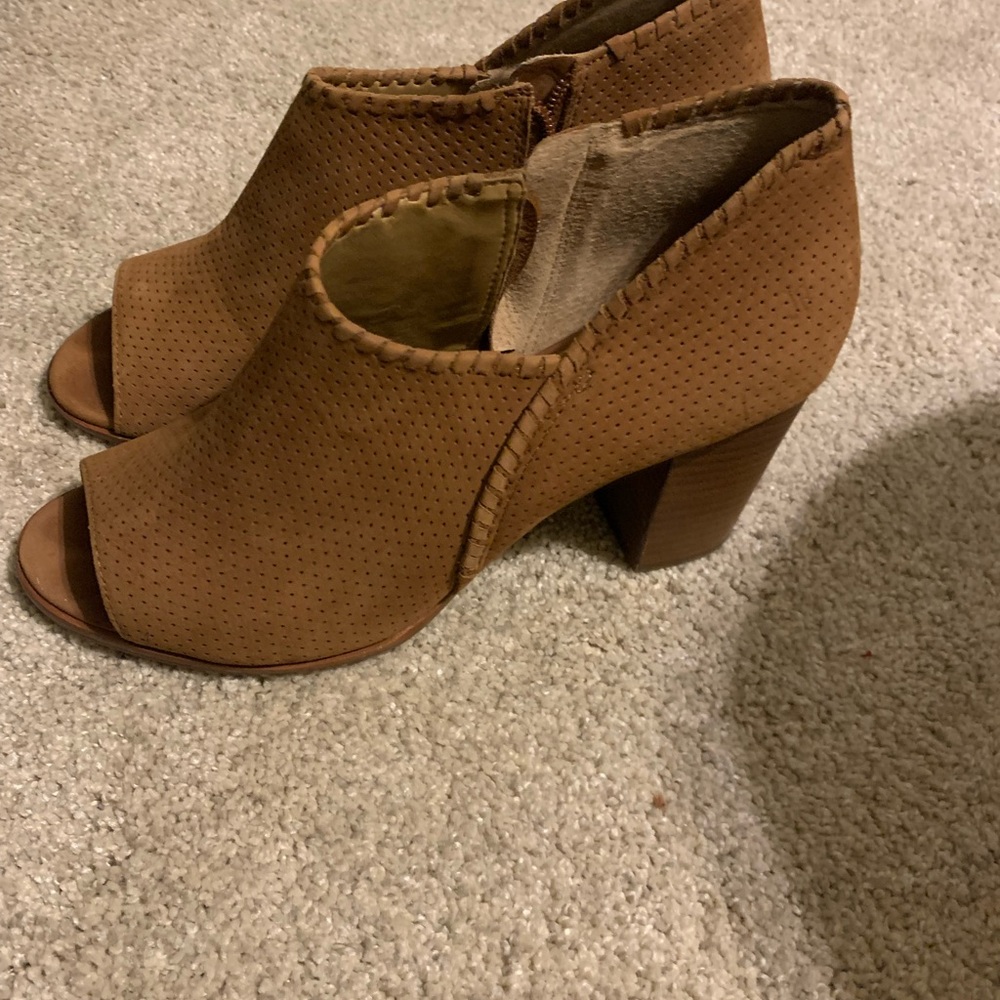 Jack Roger's tan wedges